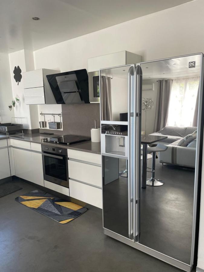 Charmant T2 Meuble Proche Chu Bellepierre Saint-Denis Exterior photo